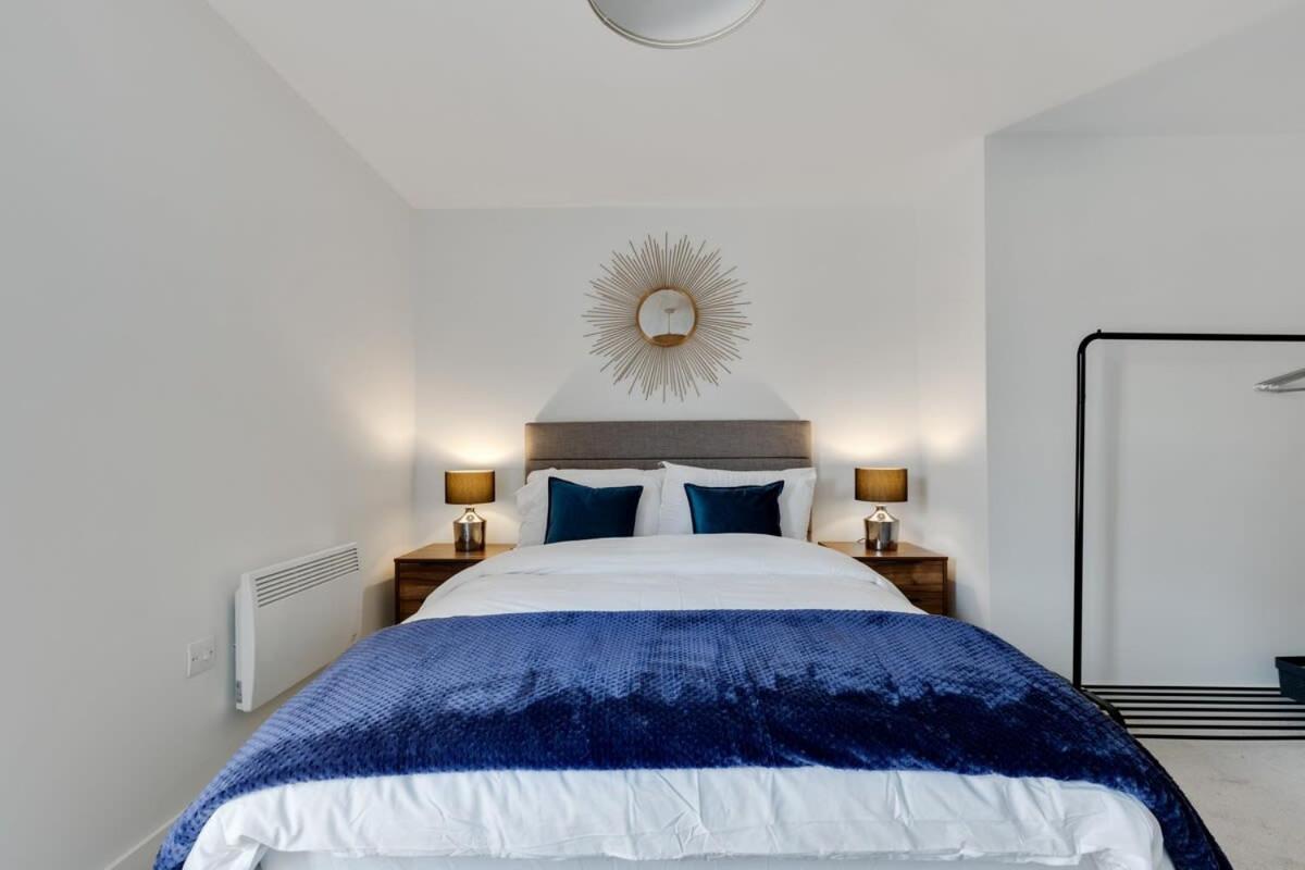 1 Bed Modern Apartment In A Converted Mill Leeds  Bagian luar foto