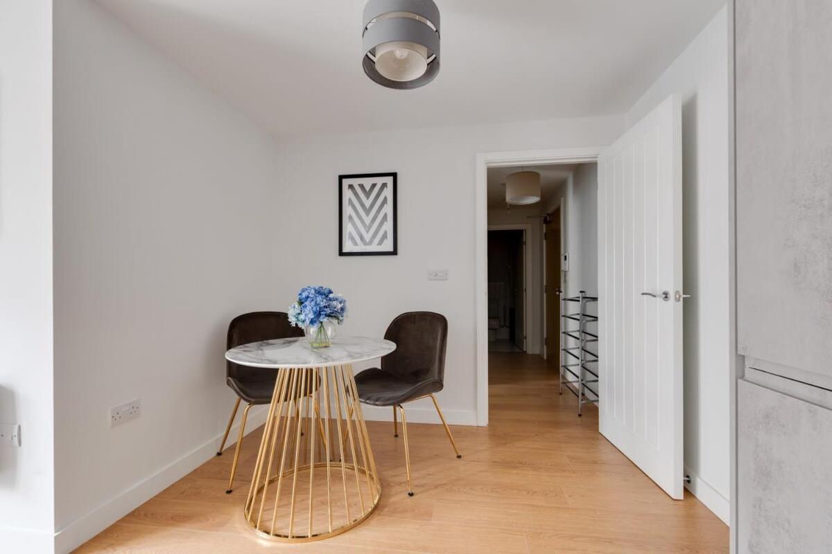 1 Bed Modern Apartment In A Converted Mill Leeds  Bagian luar foto