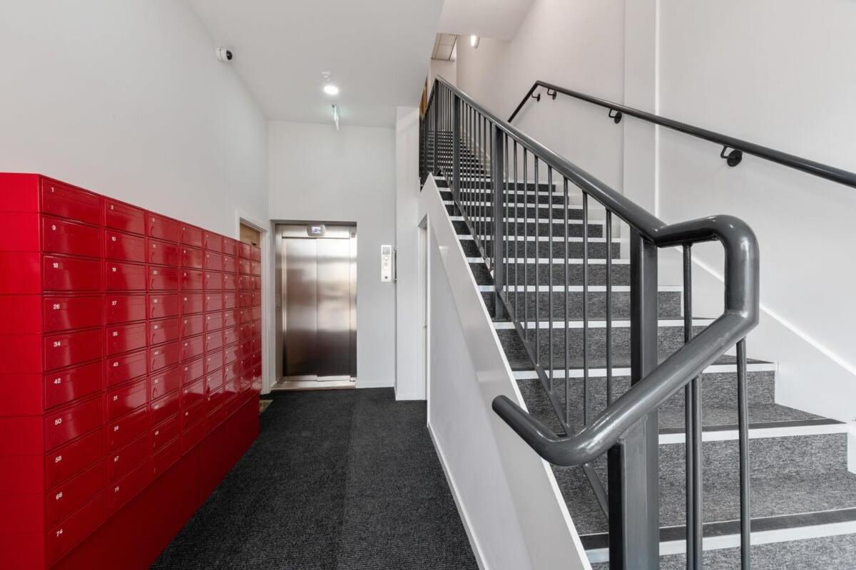 1 Bed Modern Apartment In A Converted Mill Leeds  Bagian luar foto